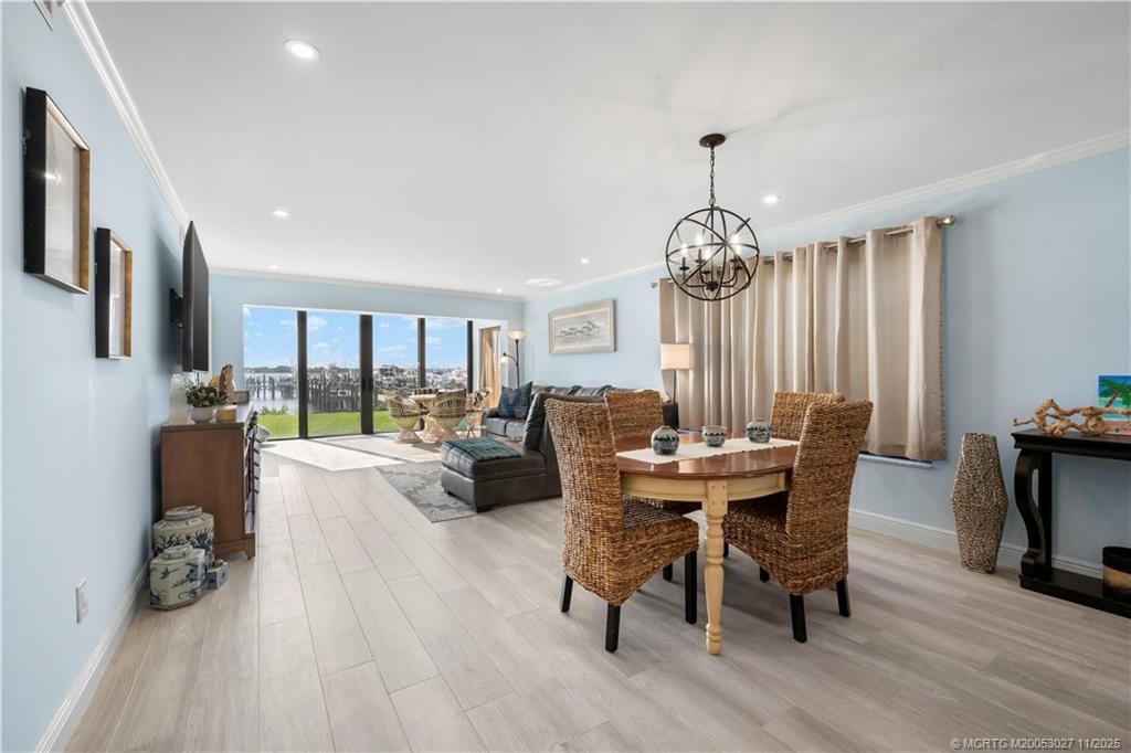 1600 NE Dixie Highway 7-104