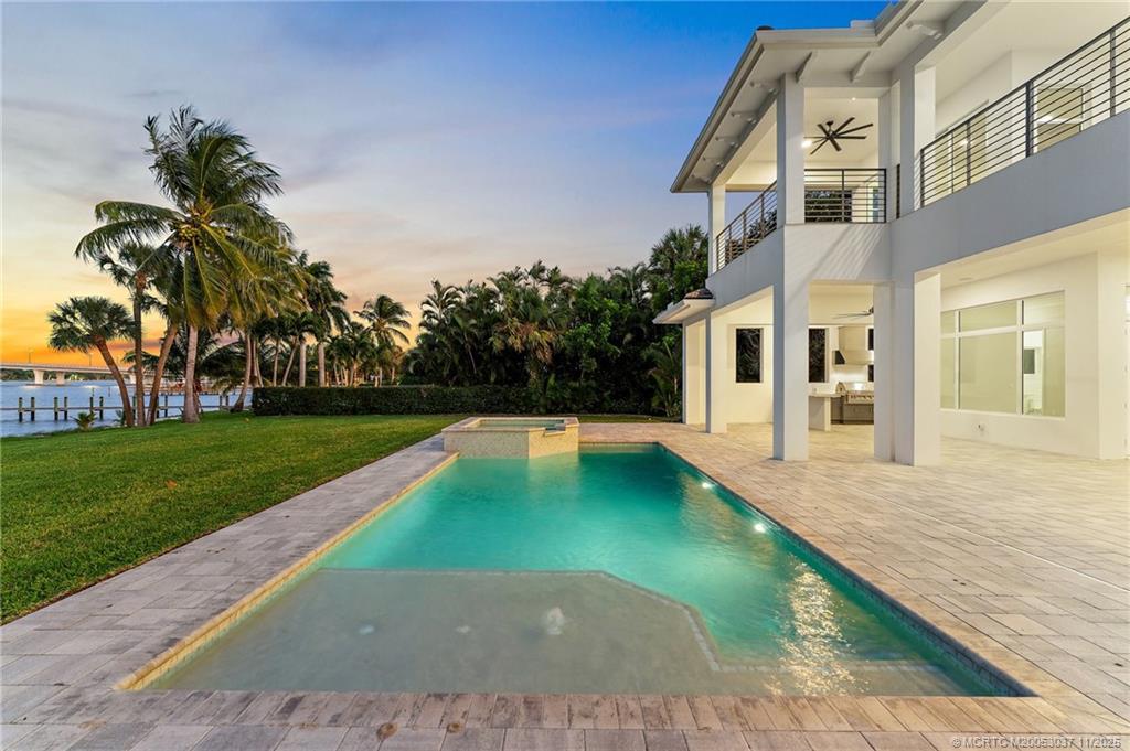 505 SE Saint Lucie Blvd