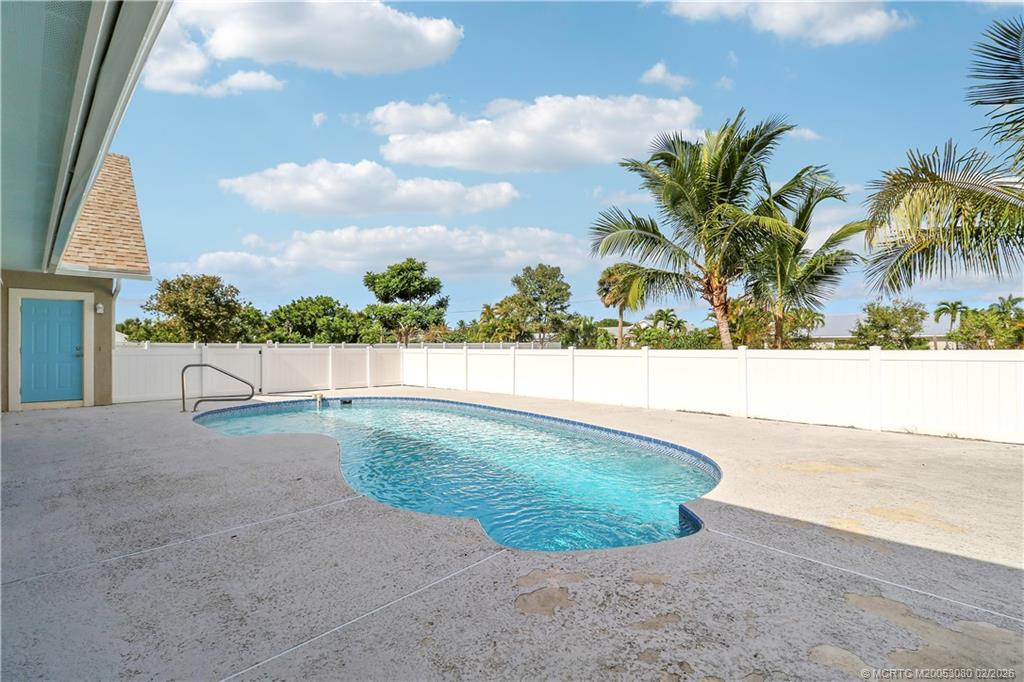 5439 SE Horseshoe Point Road