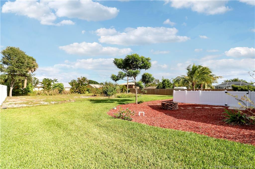 5439 SE Horseshoe Point Road