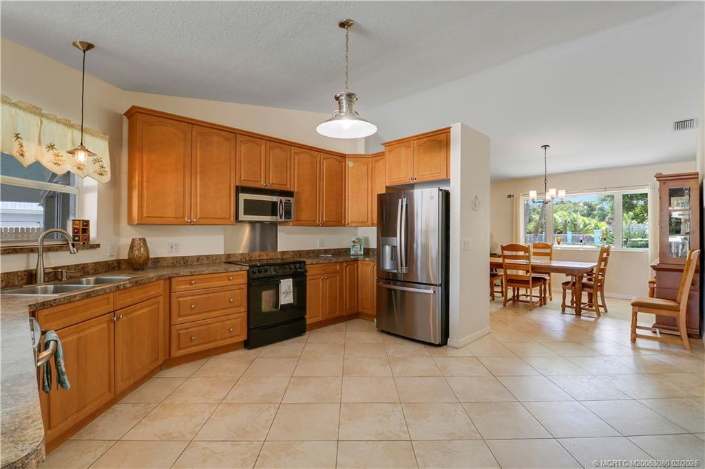 5439 SE Horseshoe Point Road