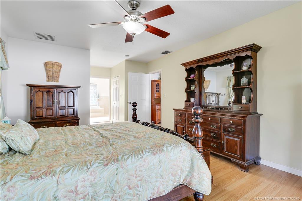 5439 SE Horseshoe Point Road