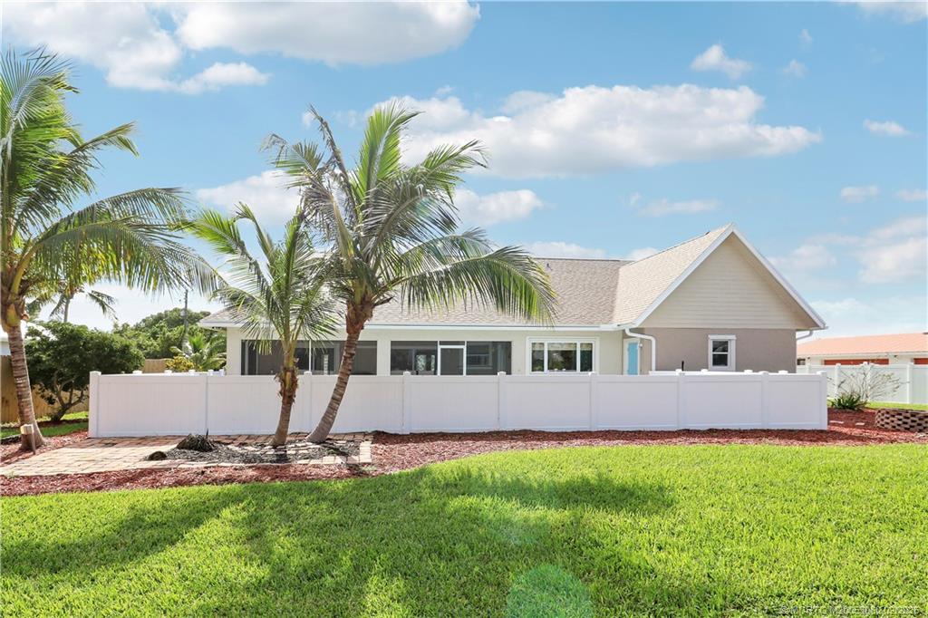 5439 SE Horseshoe Point Road