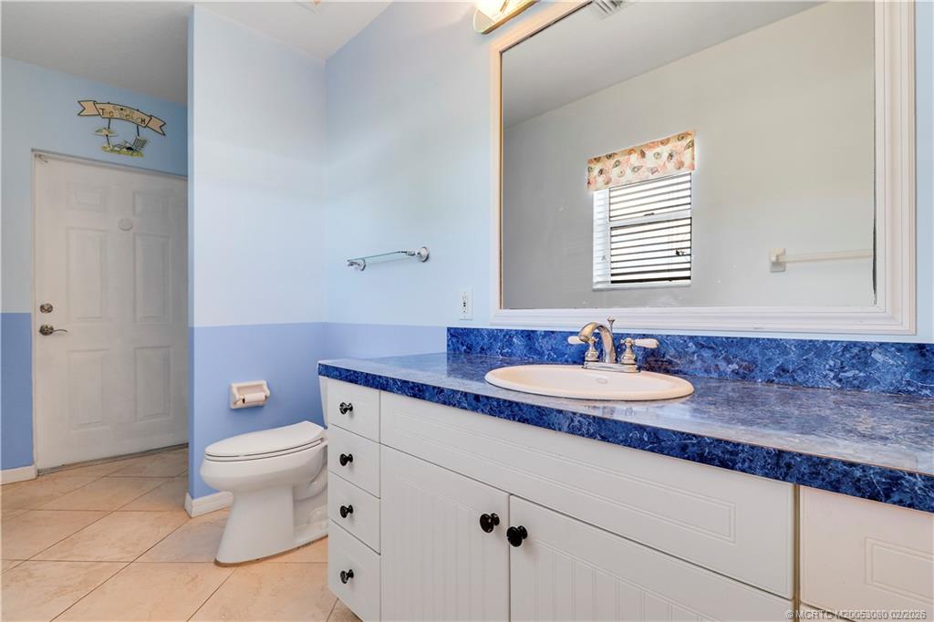 5439 SE Horseshoe Point Road