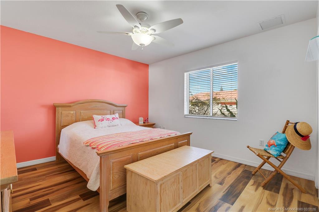 5439 SE Horseshoe Point Road