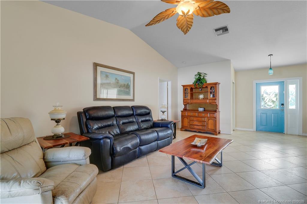 5439 SE Horseshoe Point Road
