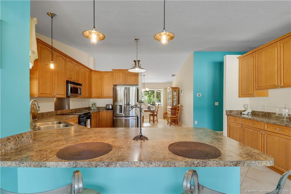 5439 SE Horseshoe Point Road