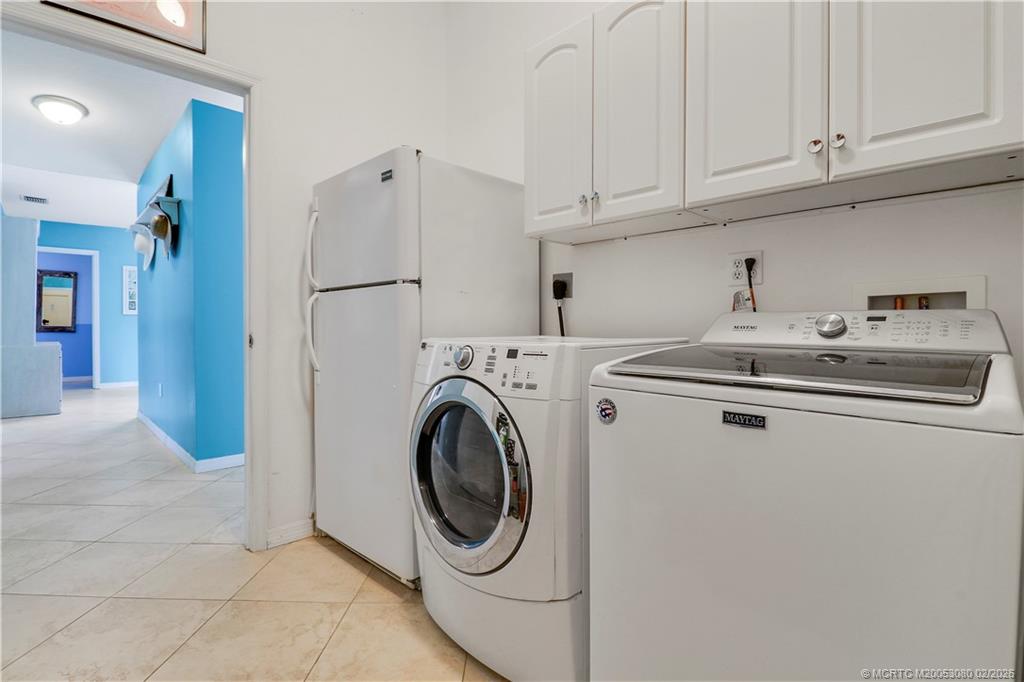 5439 SE Horseshoe Point Road