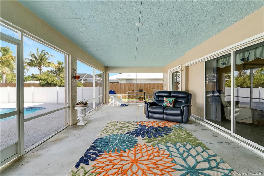 5439 SE Horseshoe Point Road