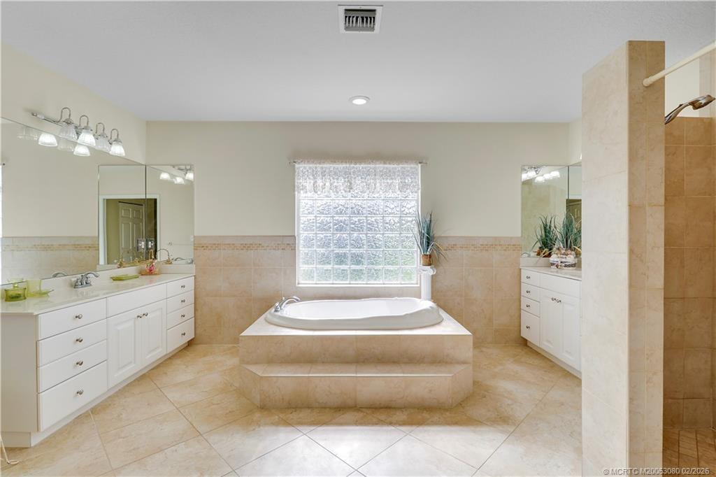 5439 SE Horseshoe Point Road