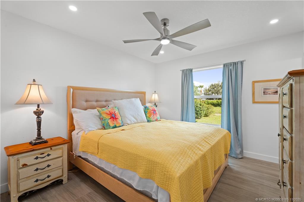 372 SE Oakridge Drive