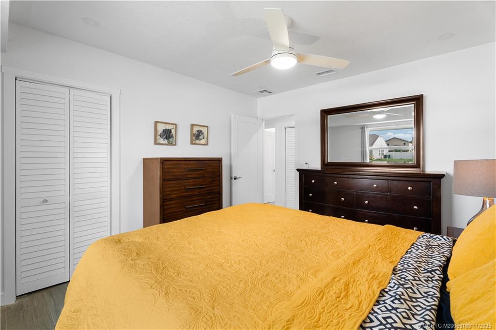 372 SE Oakridge Drive