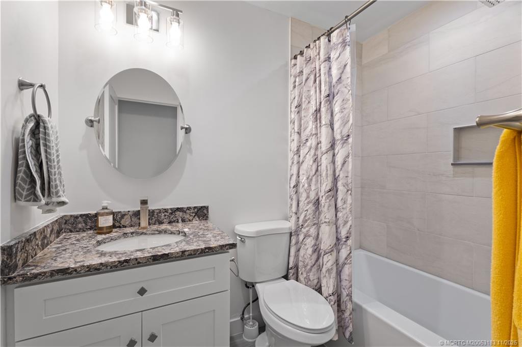 372 SE Oakridge Drive