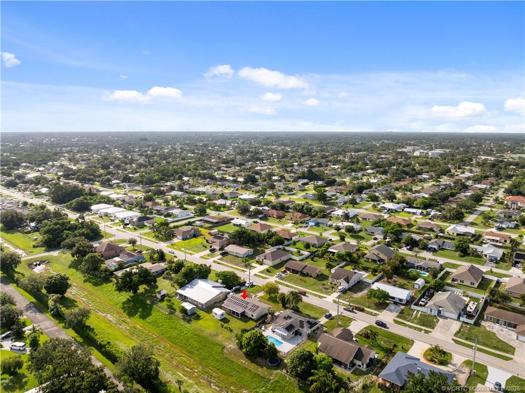 372 SE Oakridge Drive