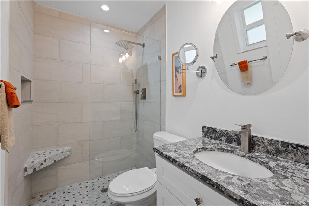 372 SE Oakridge Drive