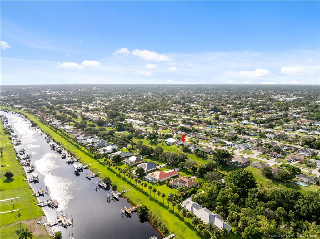 372 SE Oakridge Drive