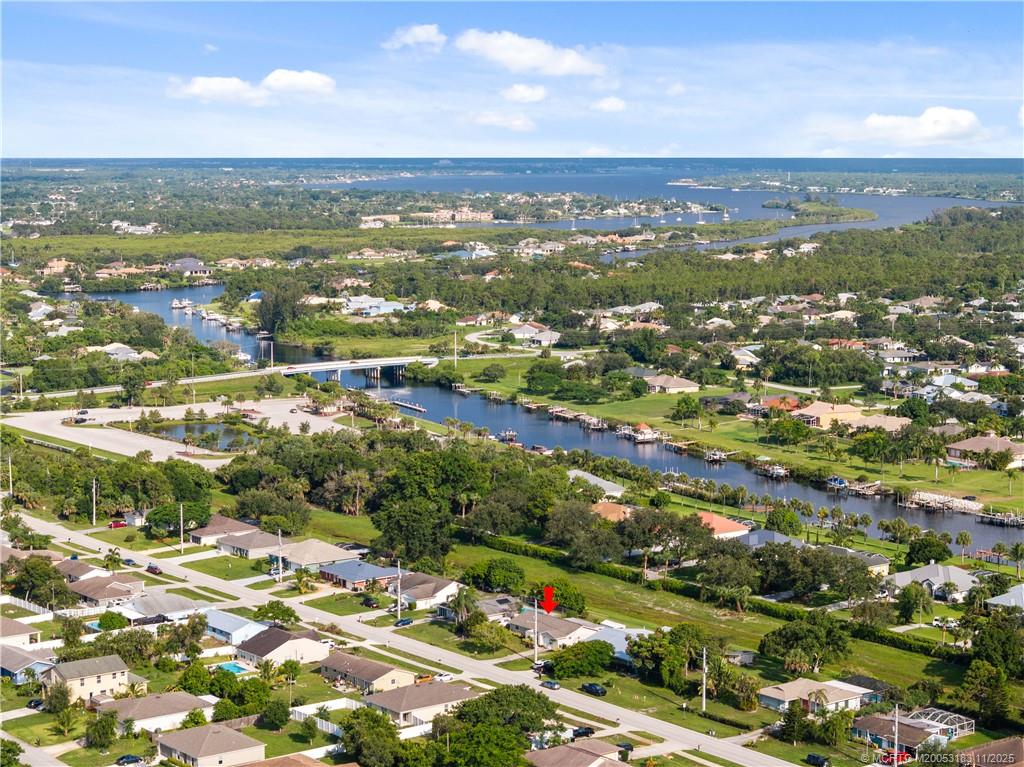 372 SE Oakridge Drive