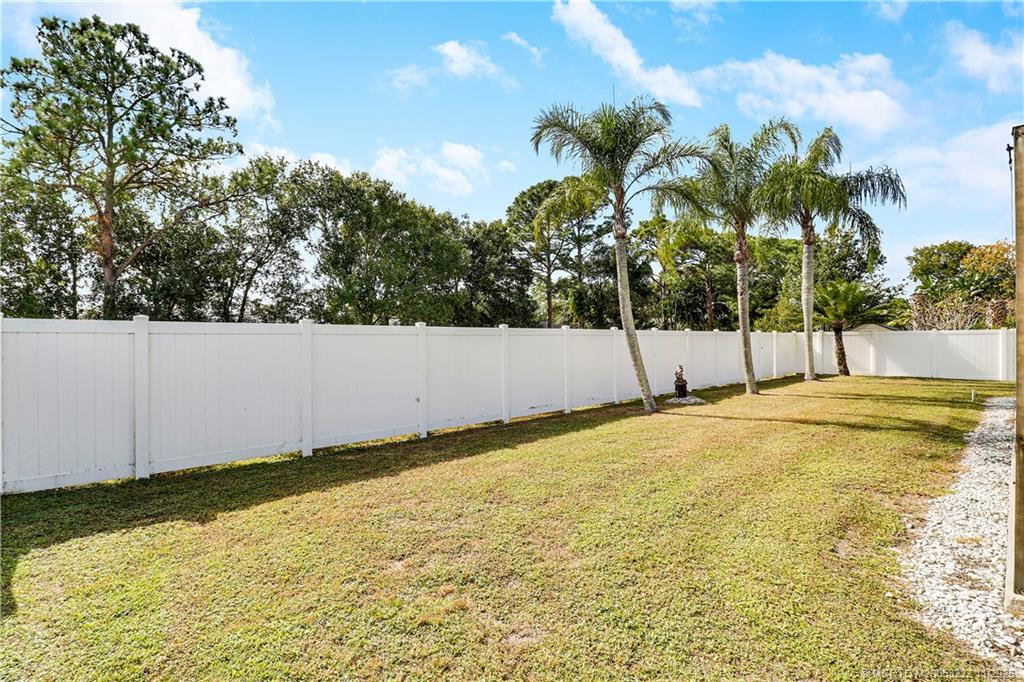 366 SW Eyerly Avenue