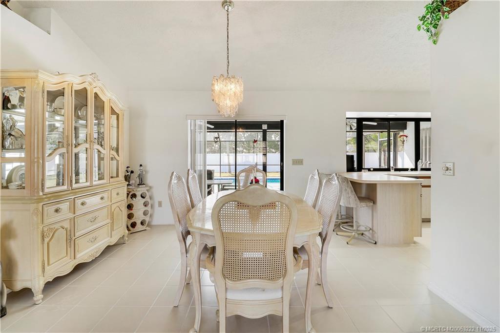 366 SW Eyerly Avenue