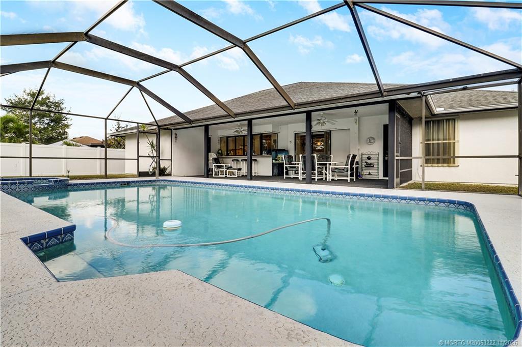 366 SW Eyerly Avenue