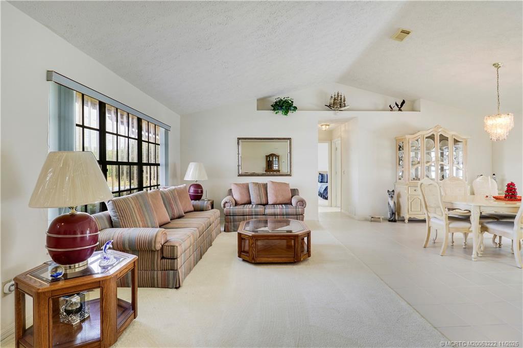 366 SW Eyerly Avenue