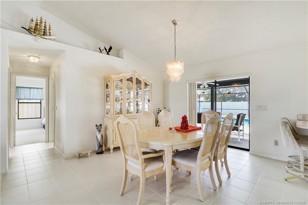 366 SW Eyerly Avenue