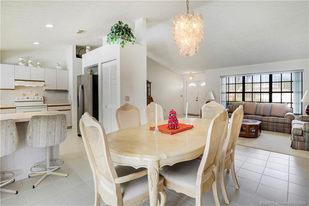 366 SW Eyerly Avenue