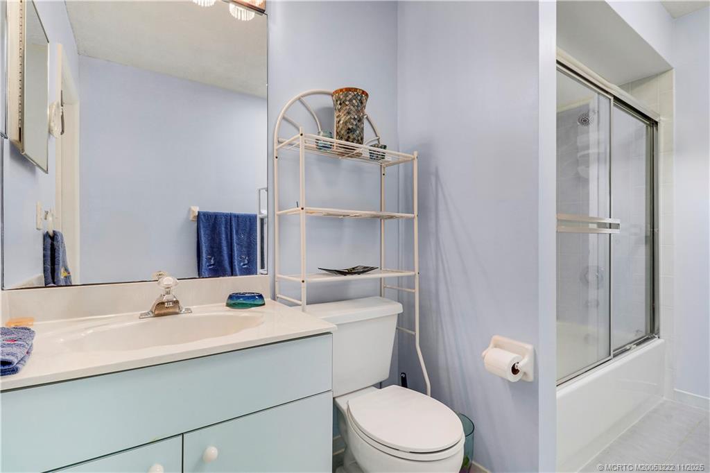 366 SW Eyerly Avenue