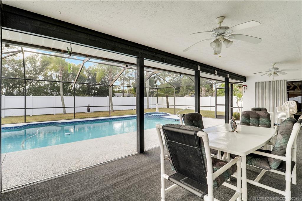 366 SW Eyerly Avenue