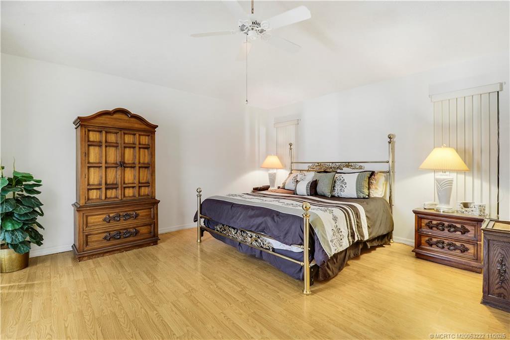 366 SW Eyerly Avenue