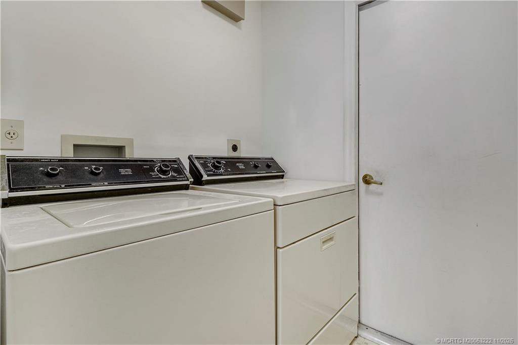 366 SW Eyerly Avenue