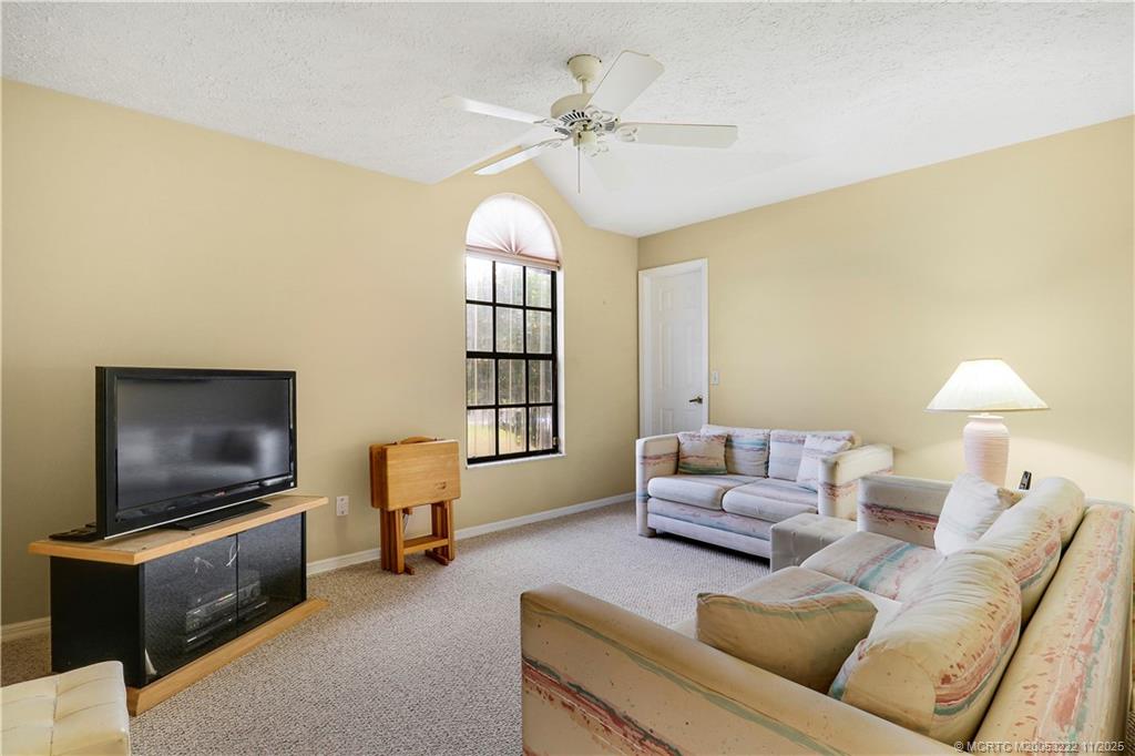 366 SW Eyerly Avenue