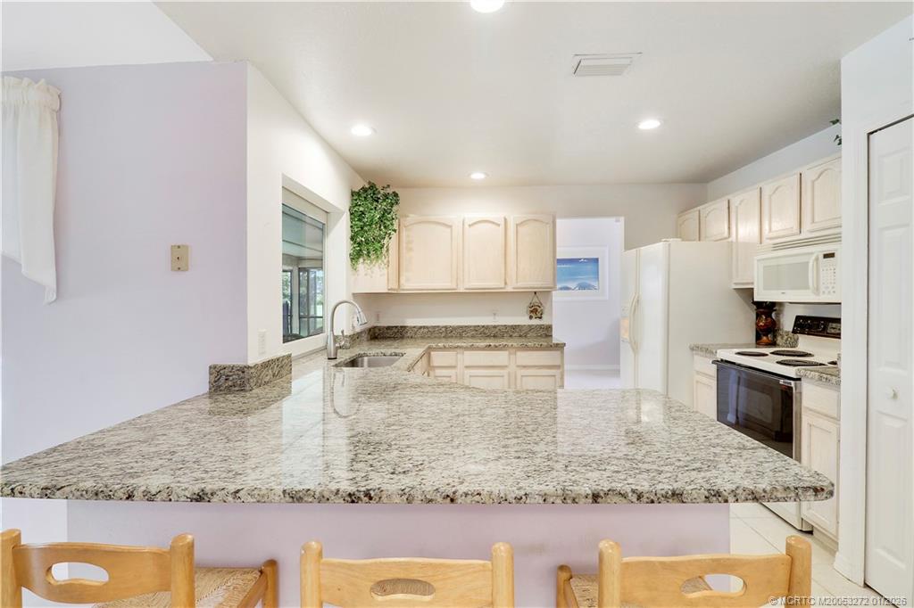 2579 SE Leithgow Street