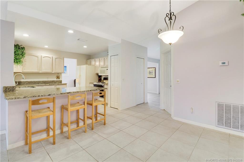 2579 SE Leithgow Street