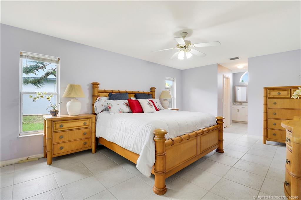 2579 SE Leithgow Street