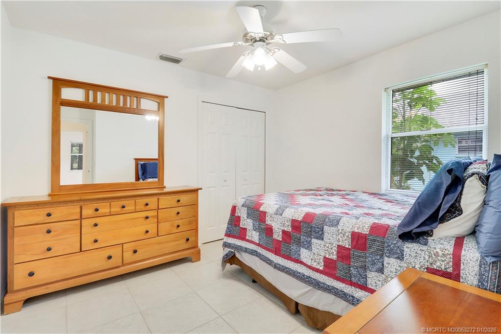 2579 SE Leithgow Street