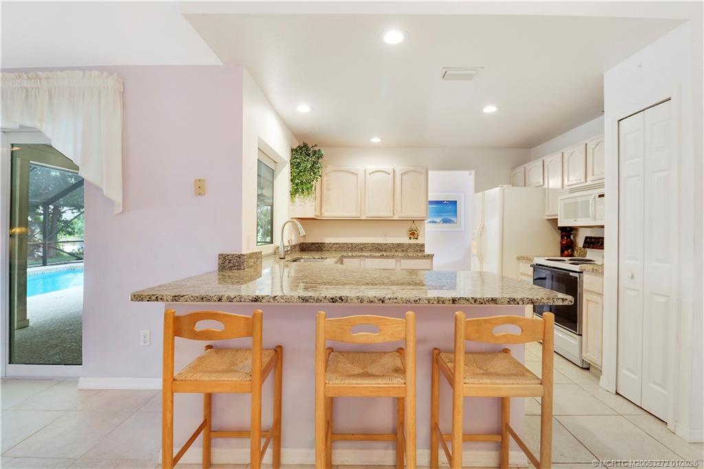 2579 SE Leithgow Street