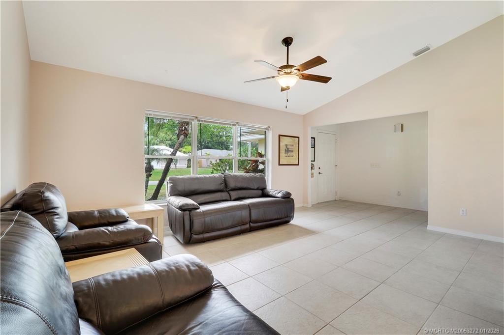 2579 SE Leithgow Street