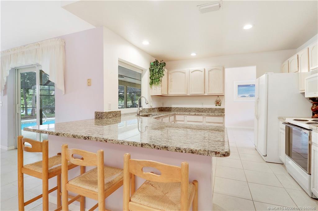 2579 SE Leithgow Street