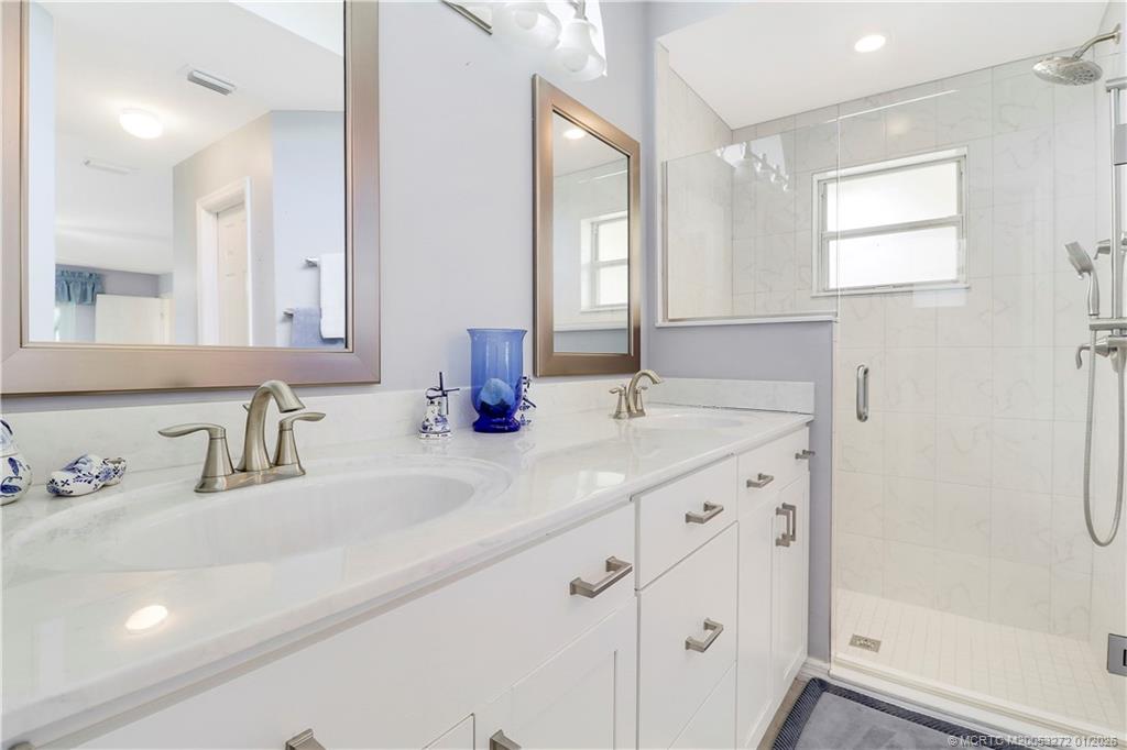 2579 SE Leithgow Street