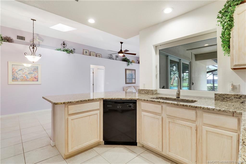 2579 SE Leithgow Street