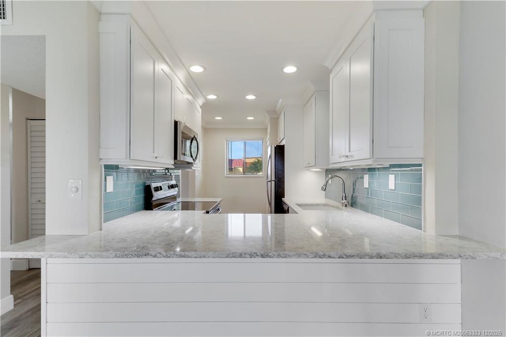 5323 SE Miles Grant Road 206