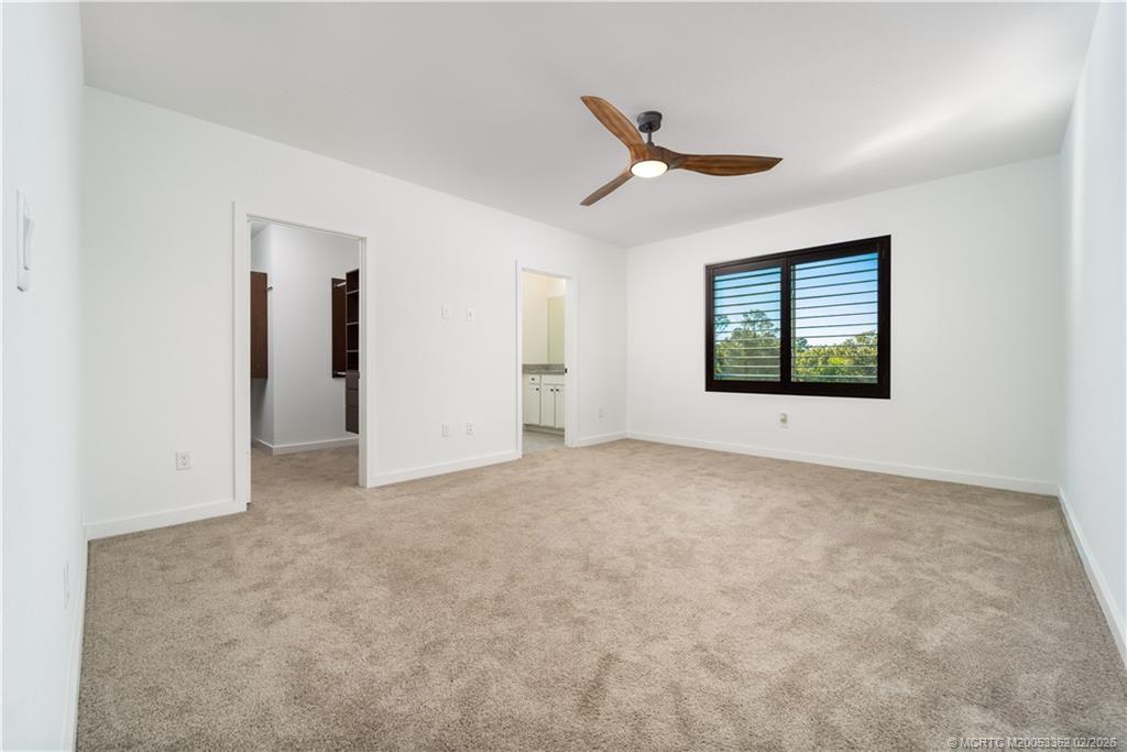 668 NE Waters Edge Lane