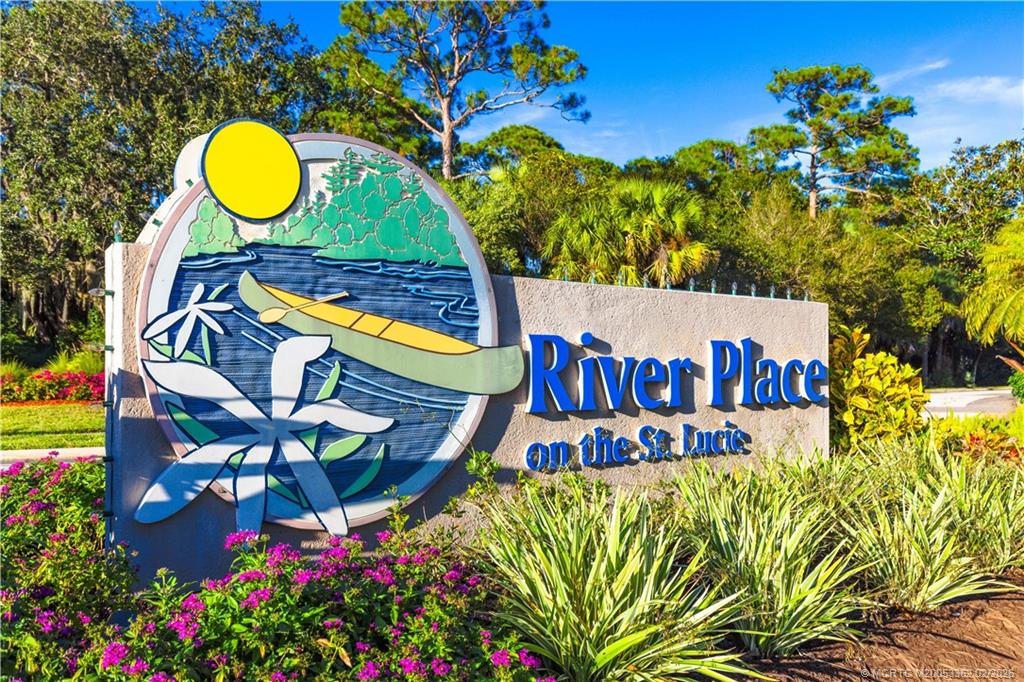 668 NE Waters Edge Lane