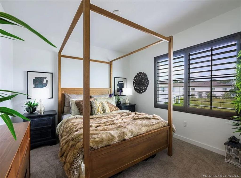 668 NE Waters Edge Lane