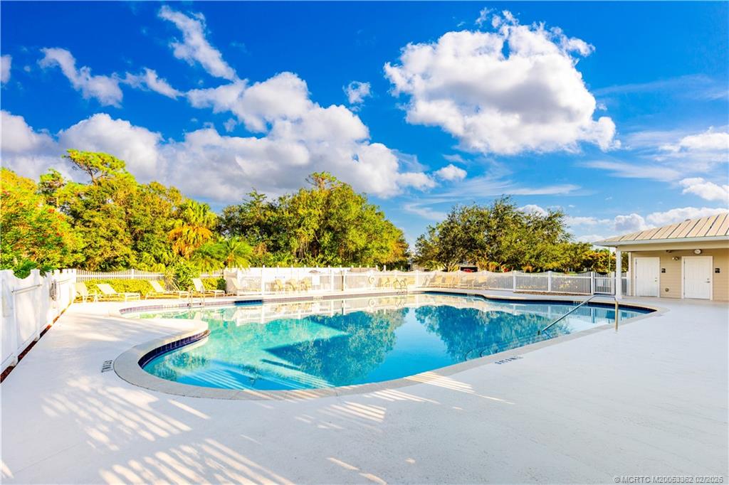 668 NE Waters Edge Lane