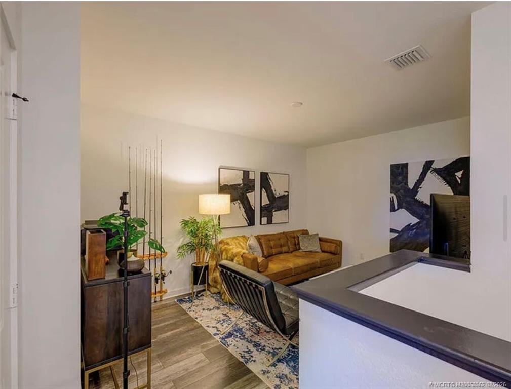 668 NE Waters Edge Lane