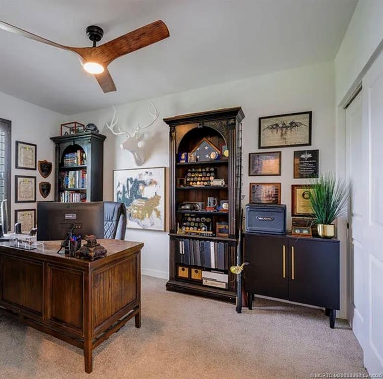 668 NE Waters Edge Lane