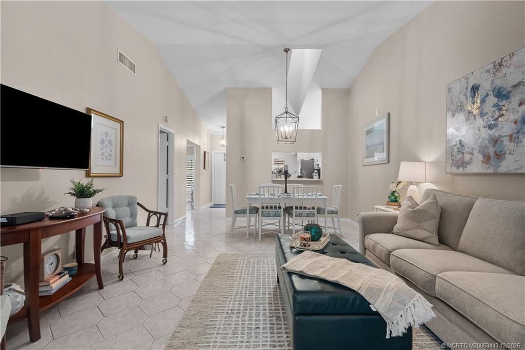 1544 SW Silver Pine Way 104G