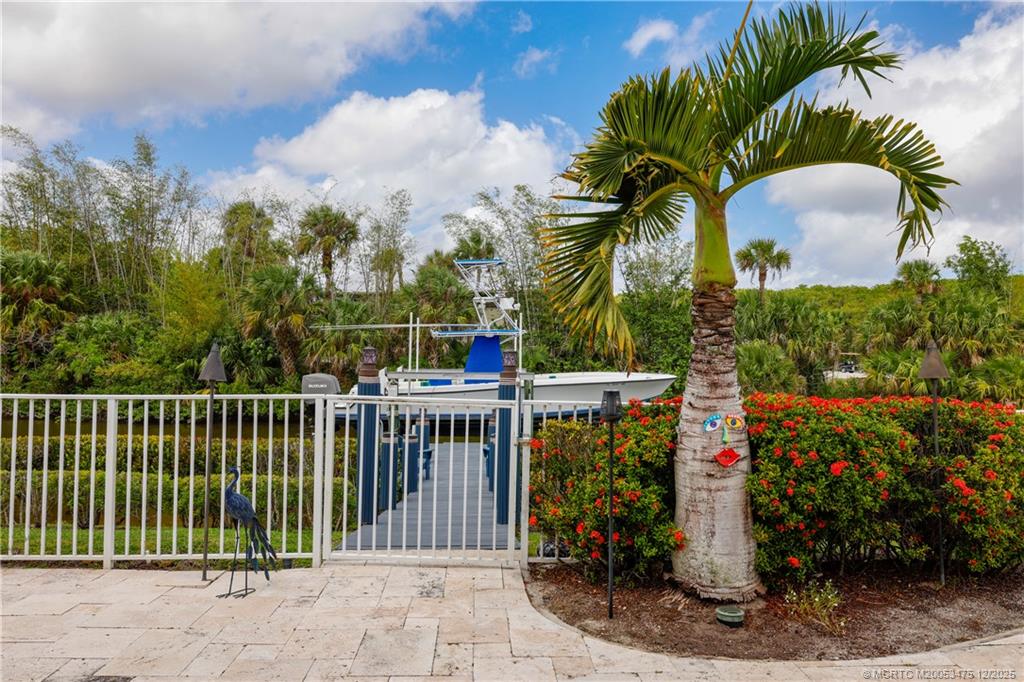 467 SW Lost River Road